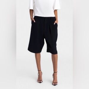 NWT KBB by KAHLANA Black Wide-Leg Bermuda Shorts - M